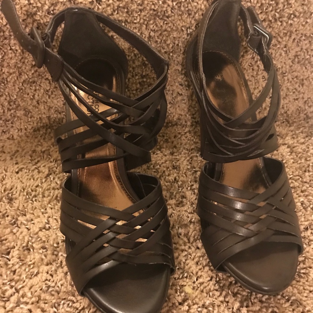 Sandals - Picture 3 of 3